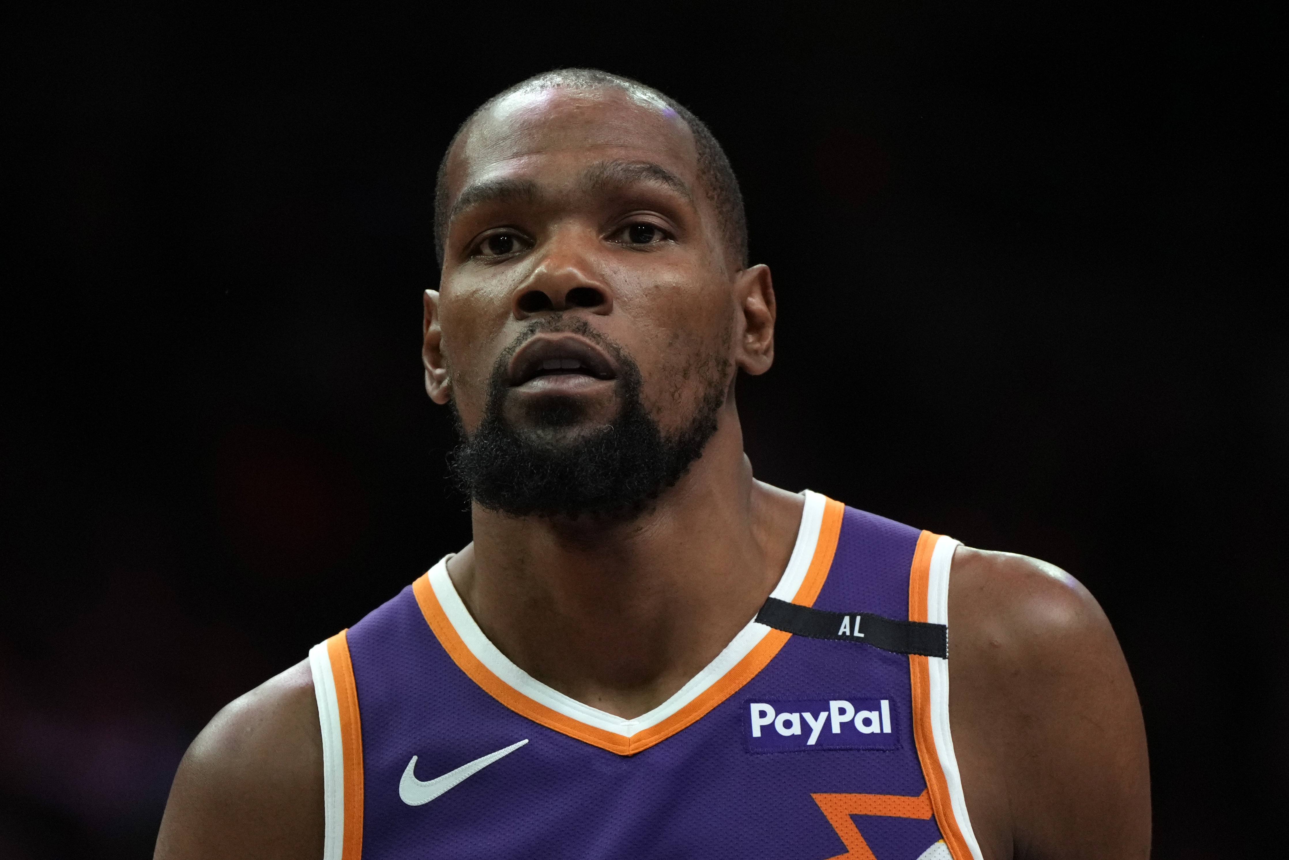KD：每场都想打满48分钟但知道这不现实 在场上就感觉手感火热